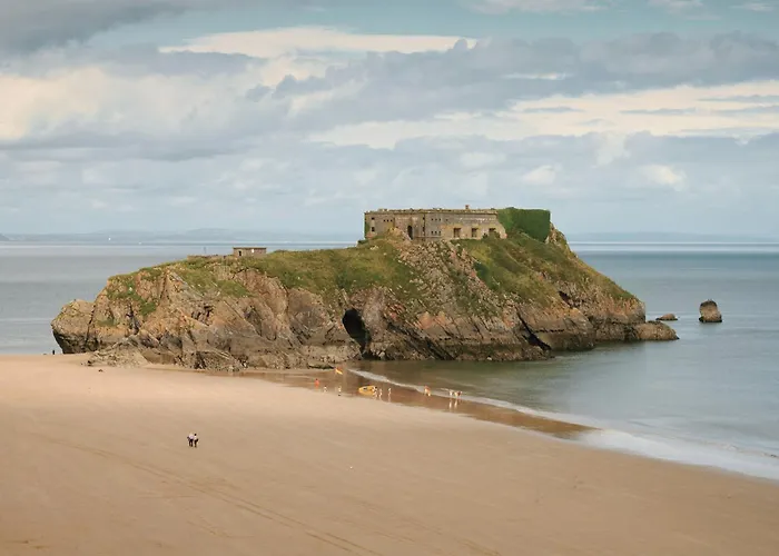 2 Treasured Tenbyaprtmt In Town For 4