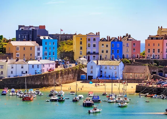 2 Treasured Tenbyaprtmt In Town For 4