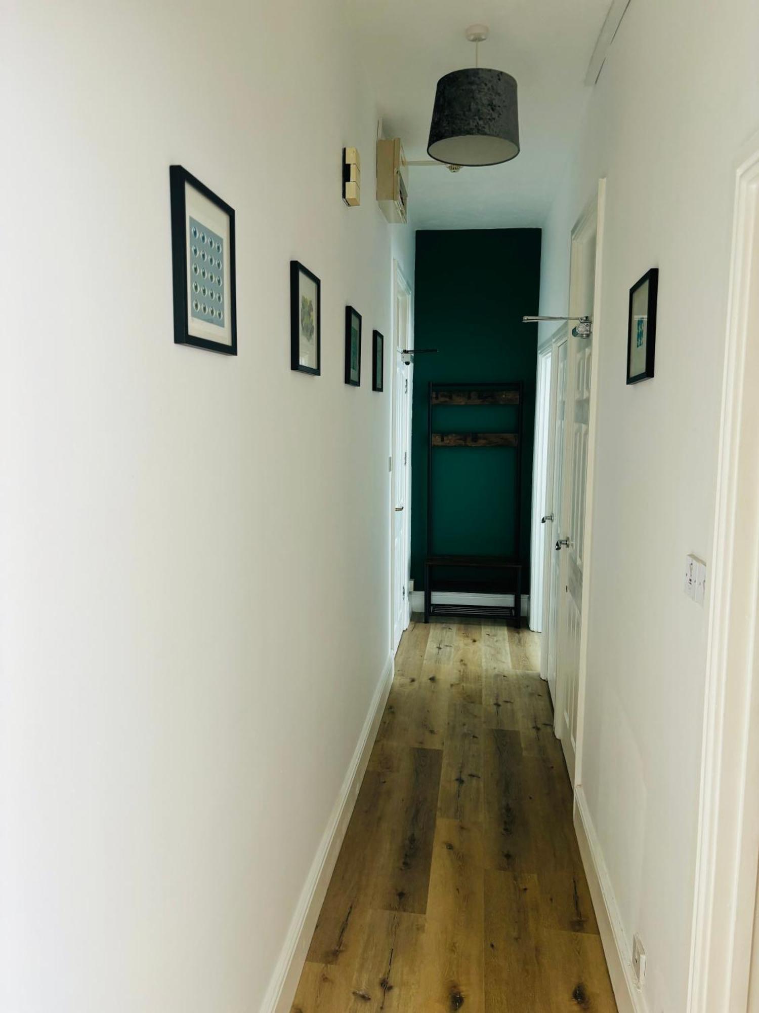 Apartamento 2 Treasured Tenbyaprtmt In Town For 4 *